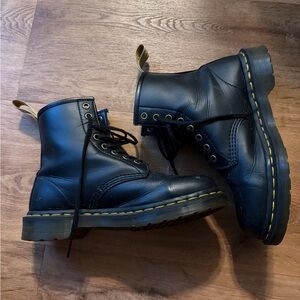 Dr Marten’s VEGAN 1460 FELIX LACE UP BOOTS - Size 8